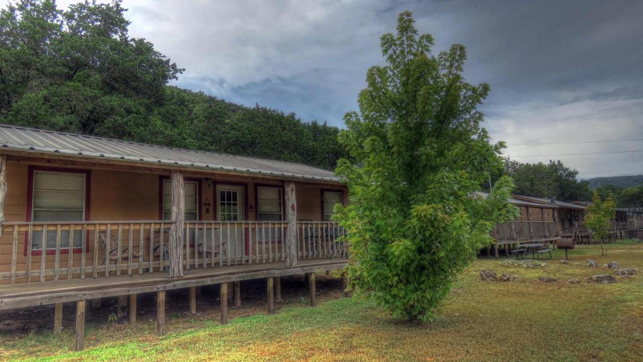 Riverstone Cabins Hotel Leakey Luaran gambar